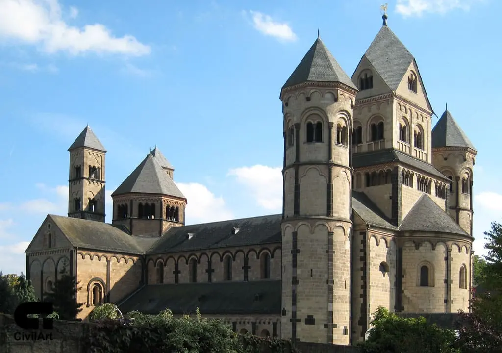 معماری-رمانسک-architecture-romanesque